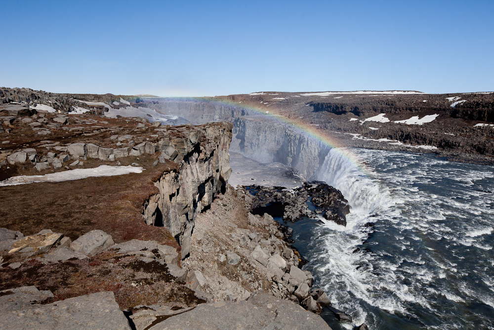 Радуга над водопадом Dettifoss