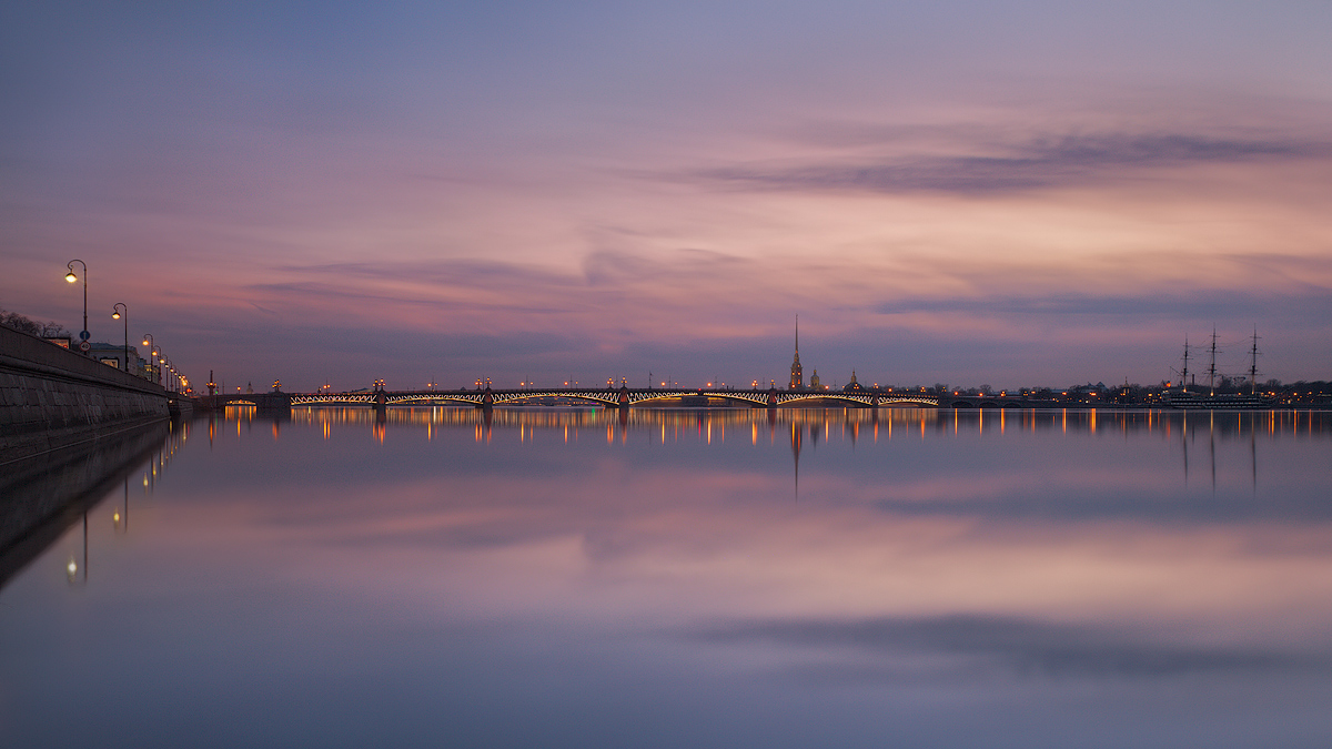 Нева. Апрель