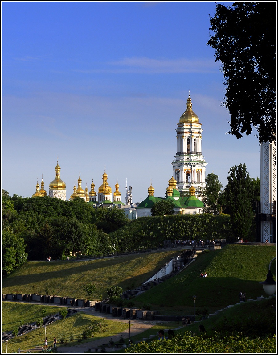 Вечерний Киев златоглавый