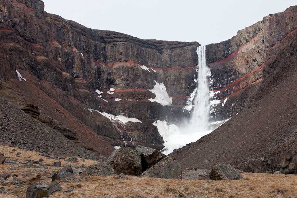 Водопад Hengifoss