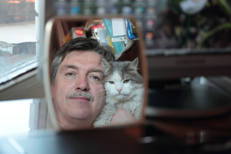 Автопортрет с котом