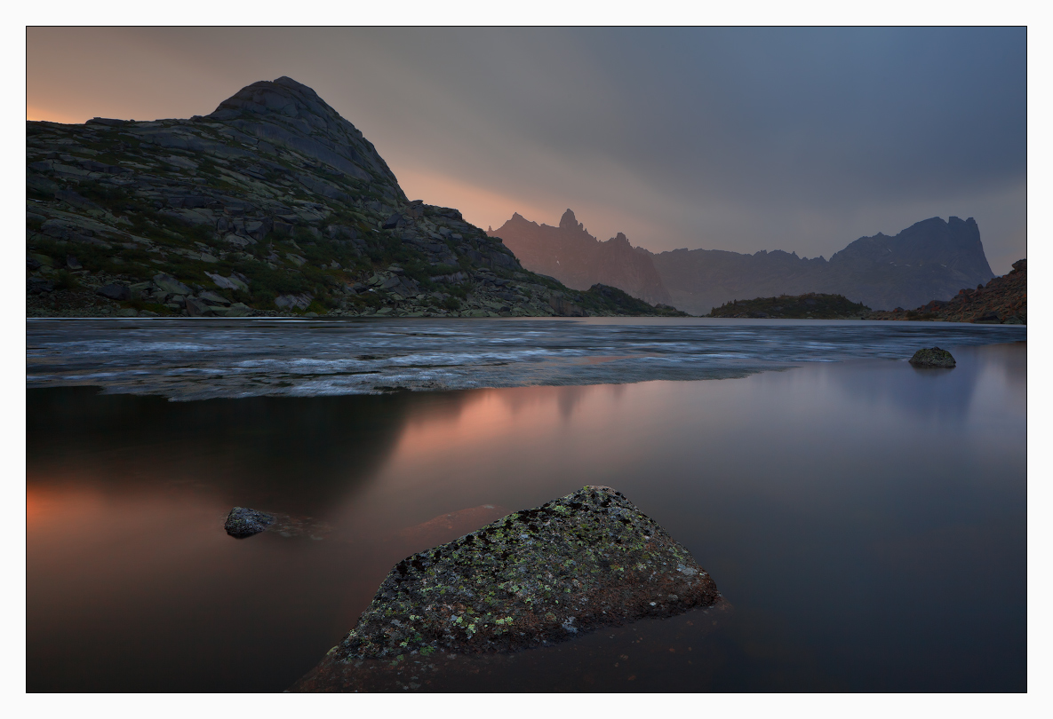 СРЕДИ КАМНЕЙ, ВОДЫ И НЕБА