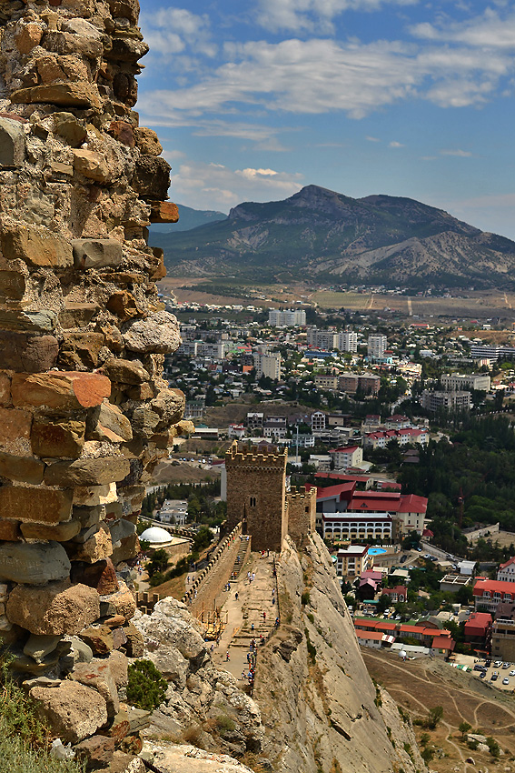 Старый и молодой город