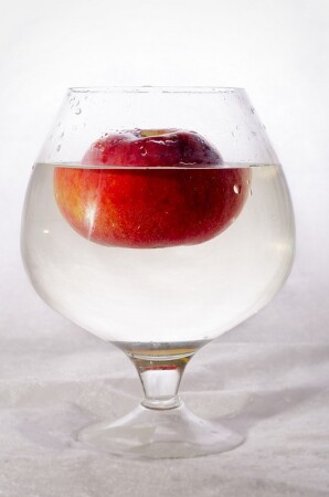 Яблоко в лодке