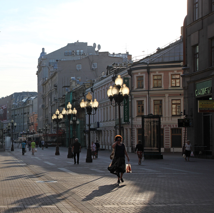 Рано утром на Арбате