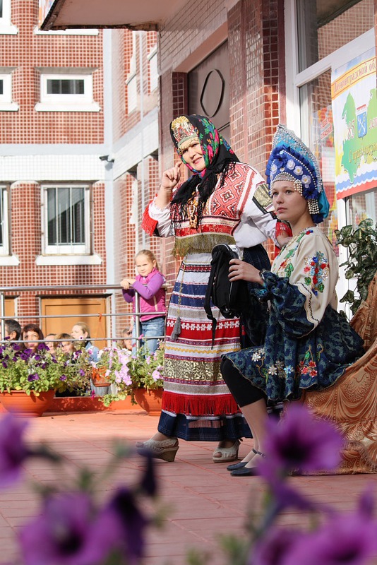 Первосентябрьская сказка.Царевна Несмеяна идет в школу.