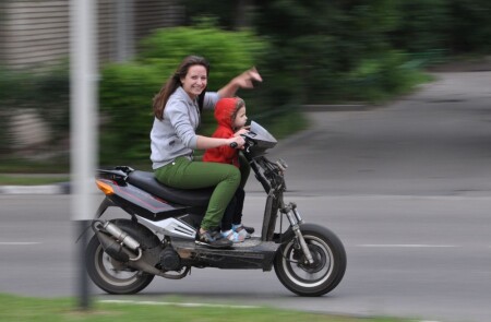 С мамой за молоком!