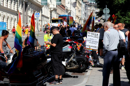 &amp;quot;радужный&amp;quot;парад Стокгольма, с приветом из России