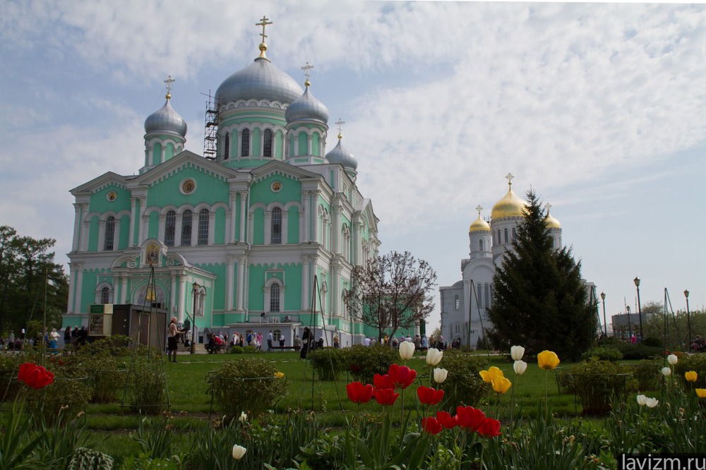 Троицкий собор и Преображенский собор в Дивеево Лавизм