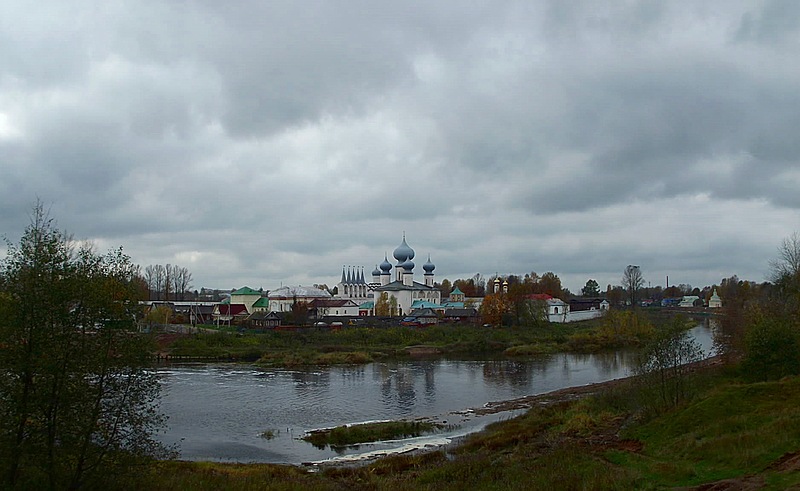 вид через реку