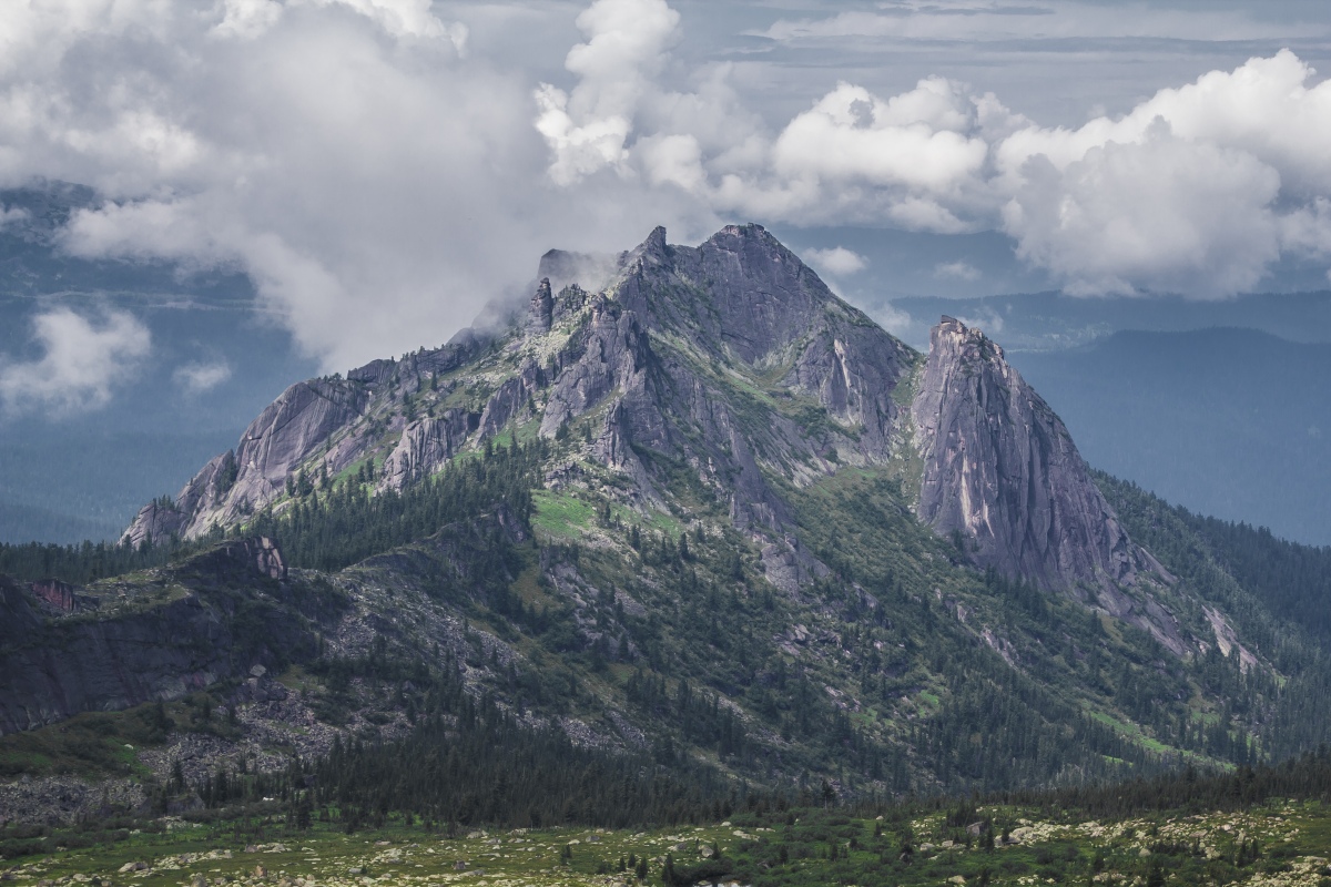 Каменный замок