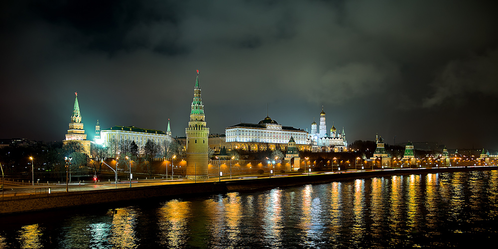 Москва! Как много в этом звуке для сердца русского слилось