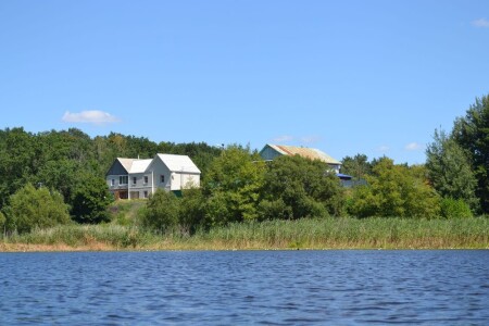 Дачи у реки***