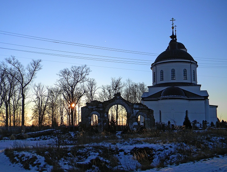 Сельский погост.