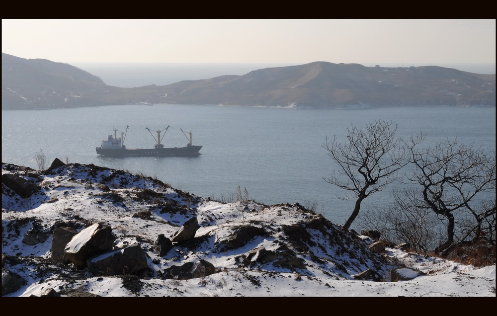 В бухте японского моря.