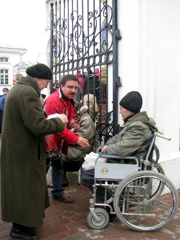 Подаяние на паперти. Вербное воскресенье, Витебск