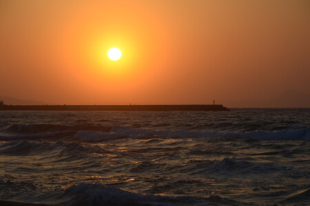 Закат на море