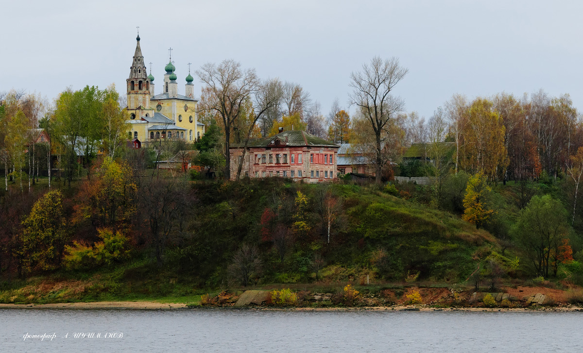 СПАСО-АРХАНГЕЛЬСКАЯ церковь**(2)