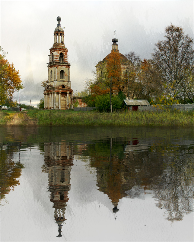 Троицкая церковь в Кузнецово.Разлив Каменки, октябрь 2012