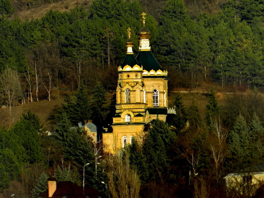 Лазаревский храм в Пятигорске.