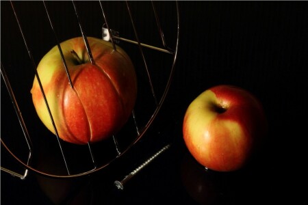 Iron and apples
