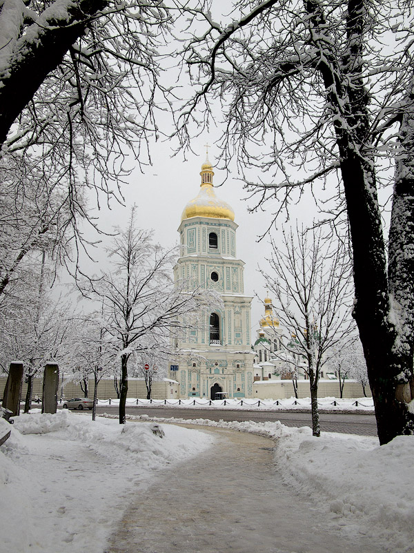 Зима вернулась в Киев