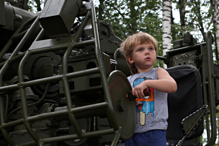 Смена растёт