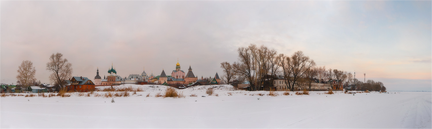 Ростов Великий с озера Неро