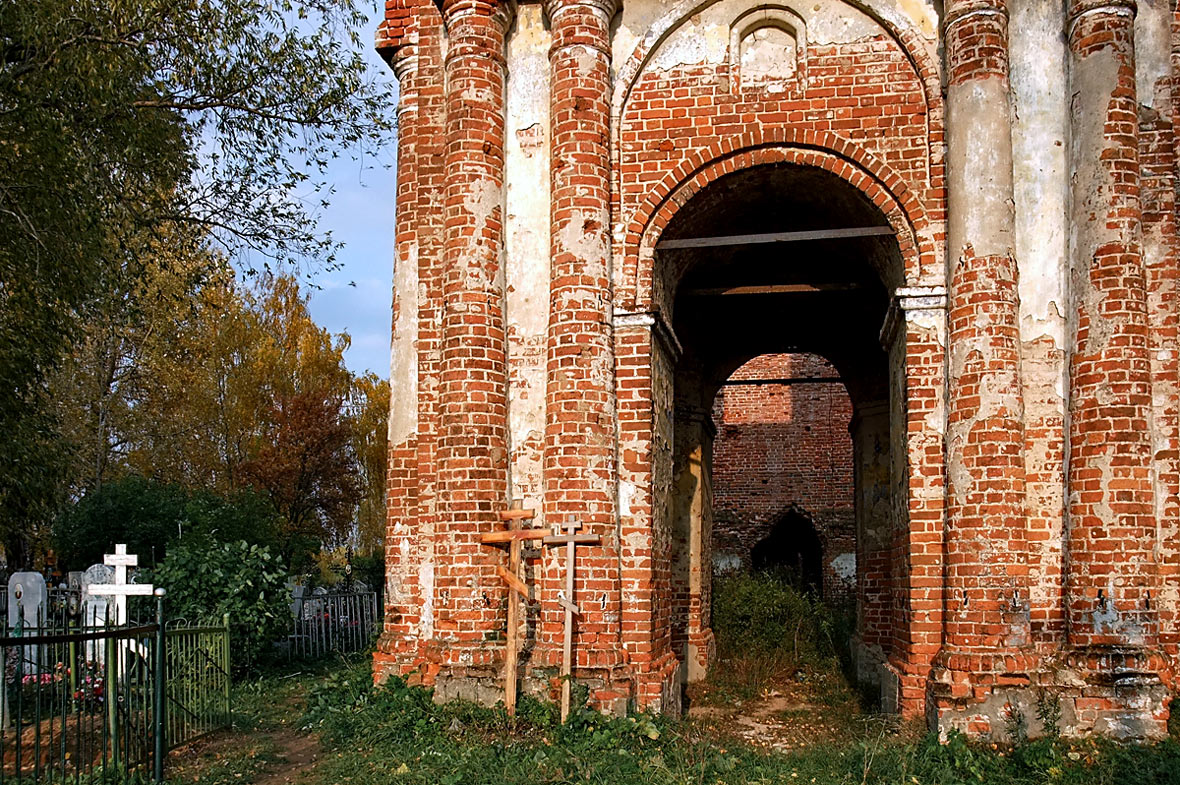 На сельском погосте