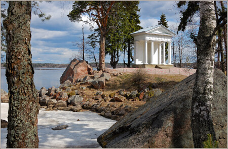 Монрепо, храм Нептуна.