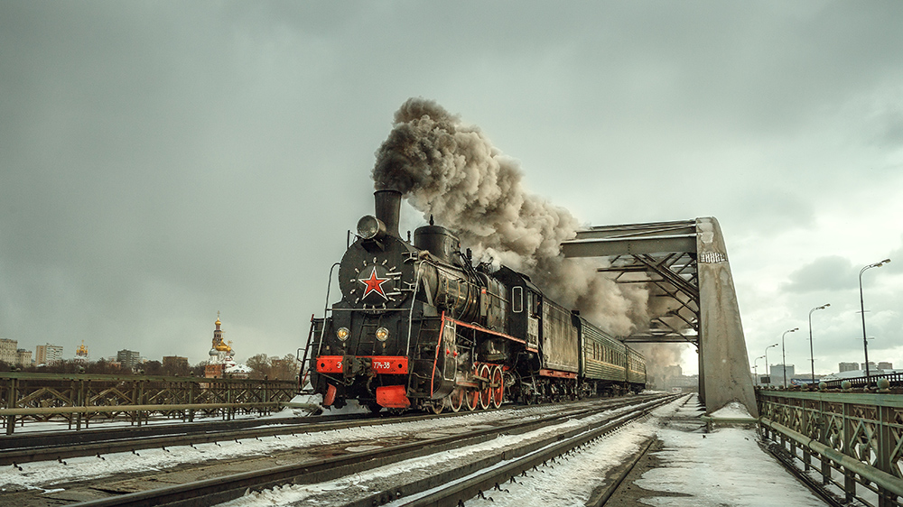 steam locomotive on the bridge