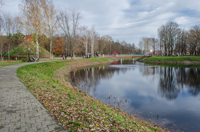 Озеро в парке