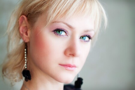 портрет девушки №1