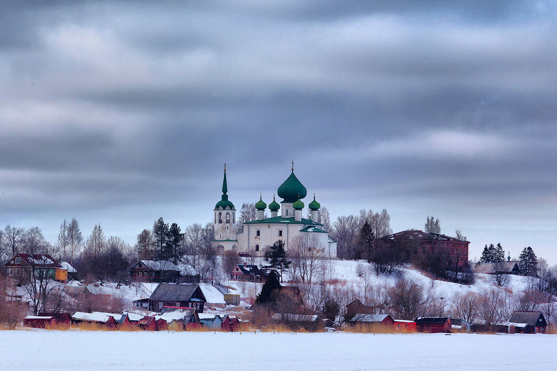 Храм на холме.