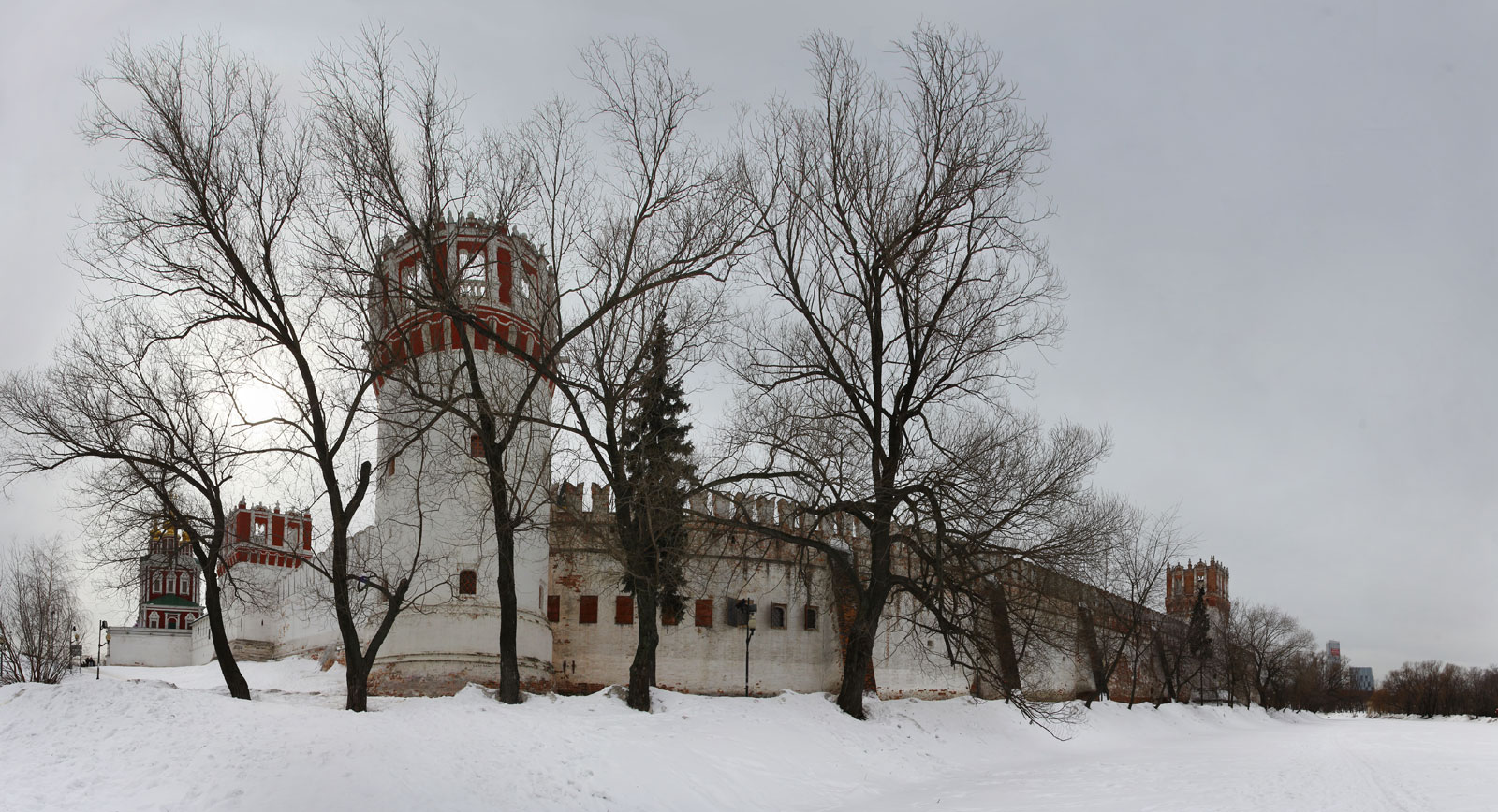 охраняя покой