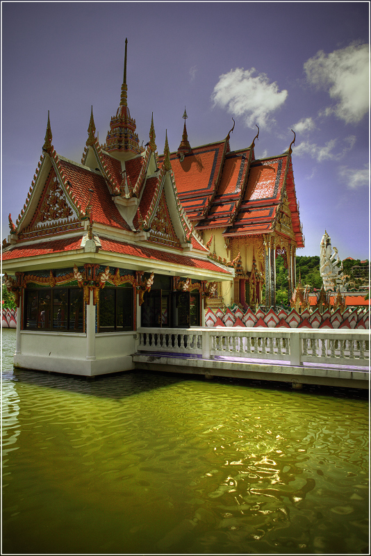 Wat Plai Laem