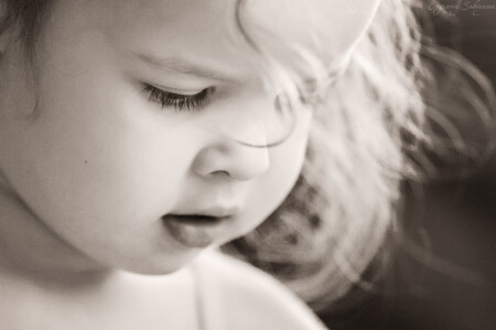 На щечке родинка...