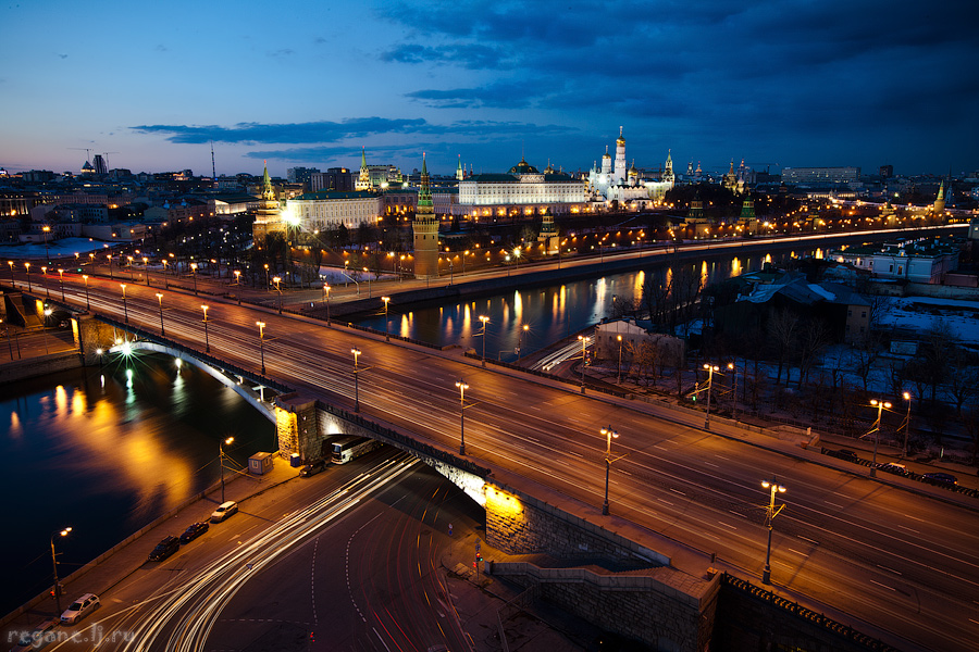 про Большой Каменный Мост с крыши Дома на набережной