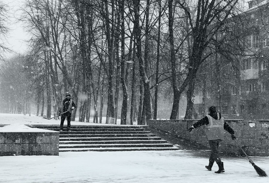 И в стужу, в снег и в слякоть...