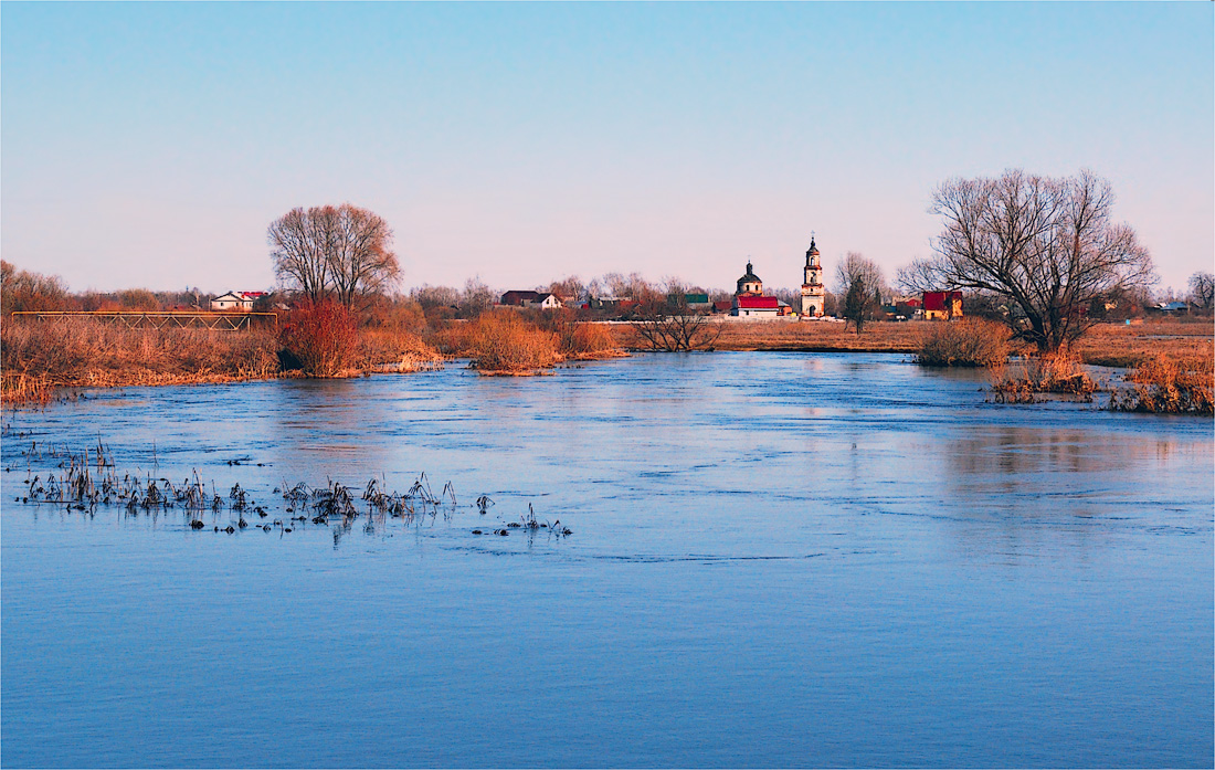 Апрельская лазурь