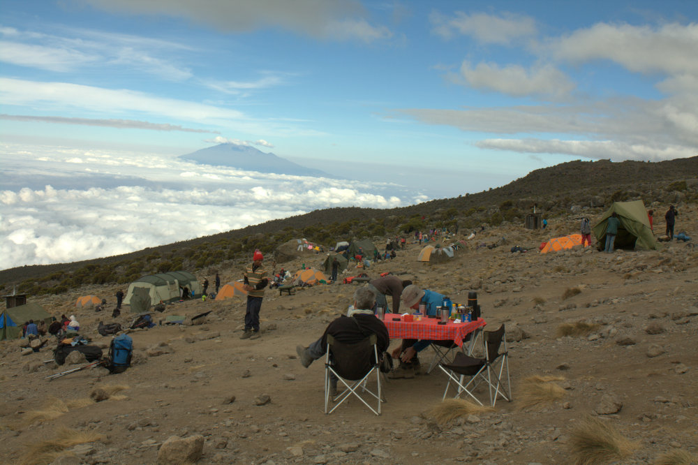 Завтрак с видом на Mount Meru