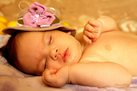 ангелок в шляпке