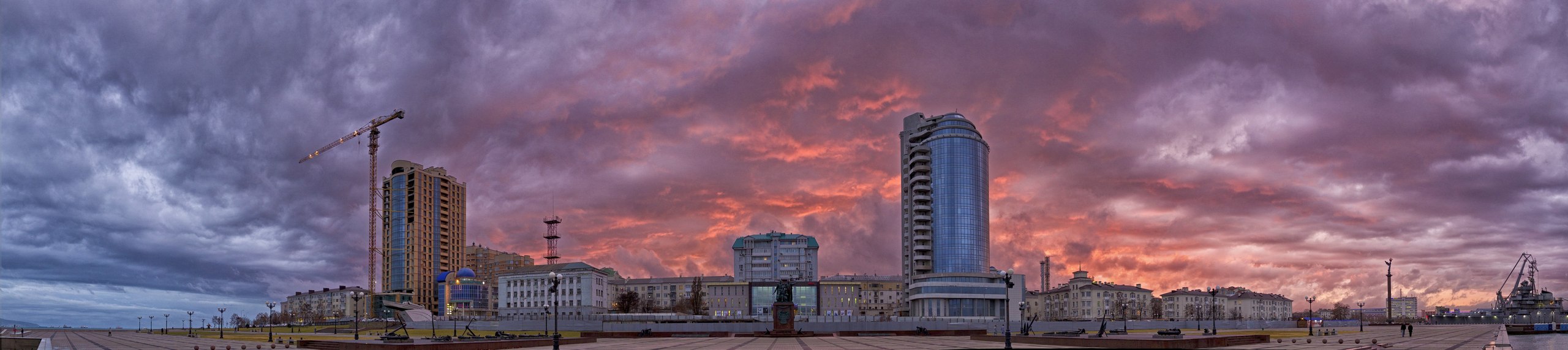 Закат над городом