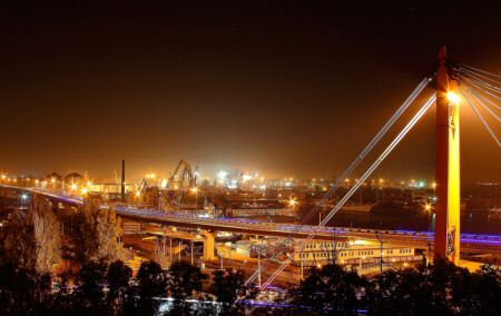 Какая ночь! Как воздух чист, как безмятежно спит залив...