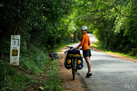 Велосипедистка