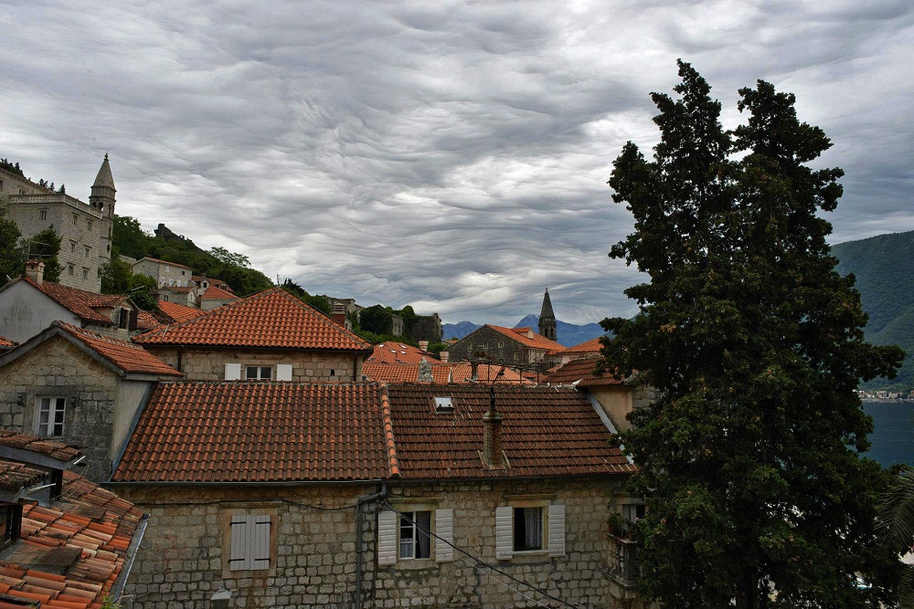 Perast_clouds