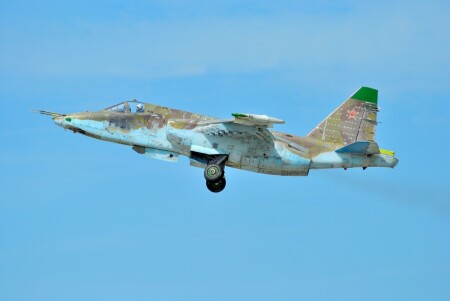 Старики в строю Су - 25