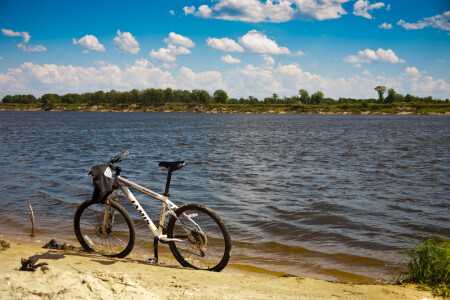 На берегу ОКИ