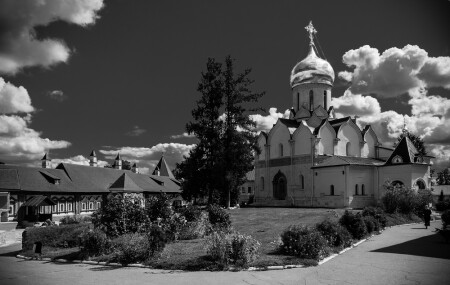 Монастырское...