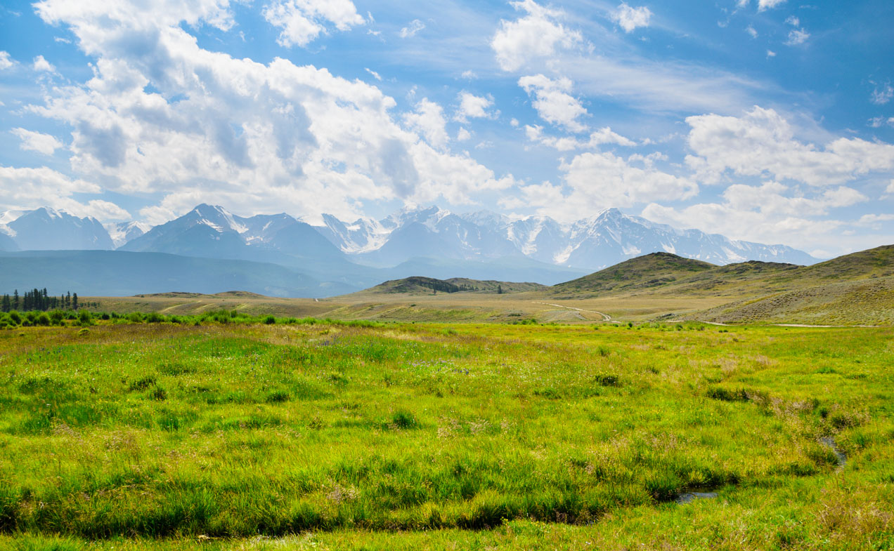 Valley, mountains and the sky